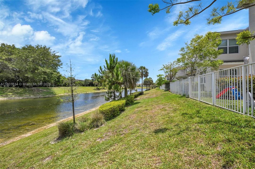 待售: $760,000 (3 贝兹, 2 浴室, 2185 平方英尺)