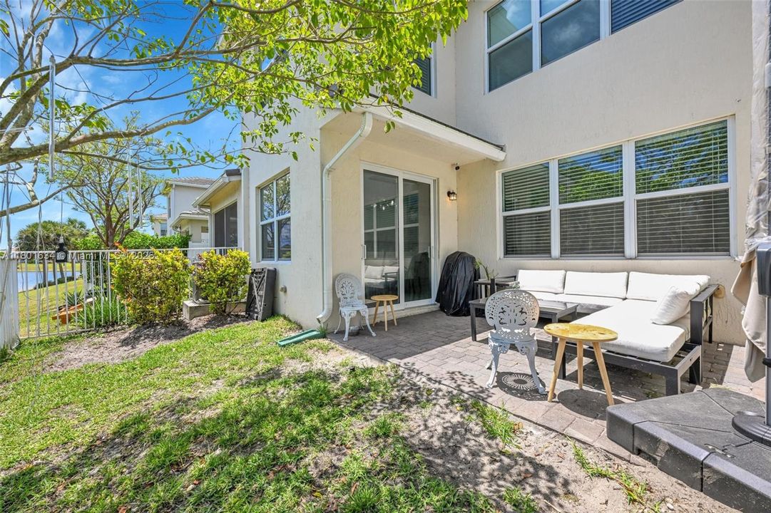 待售: $760,000 (3 贝兹, 2 浴室, 2185 平方英尺)