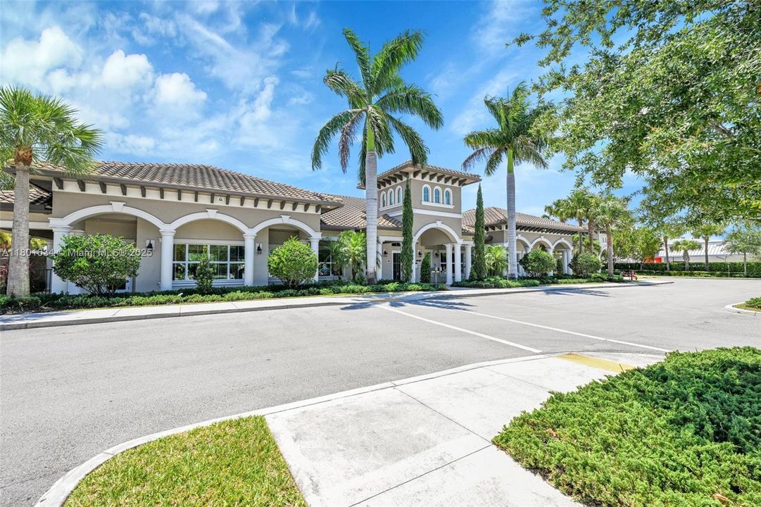 待售: $760,000 (3 贝兹, 2 浴室, 2185 平方英尺)