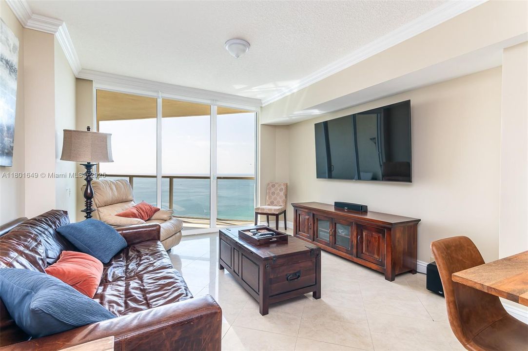 待售: $1,295,000 (3 贝兹, 2 浴室, 1623 平方英尺)