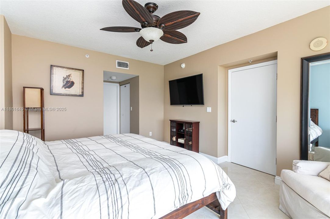 待售: $1,295,000 (3 贝兹, 2 浴室, 1623 平方英尺)