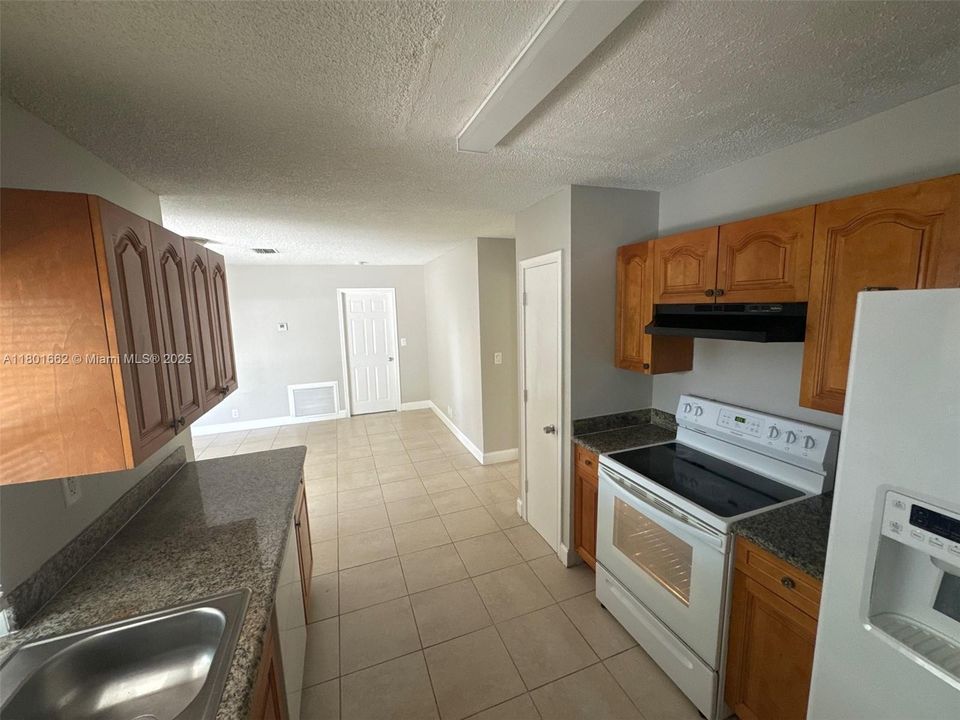 Active With Contract: $490,000 (4 beds, 2 baths, 1676 Square Feet)