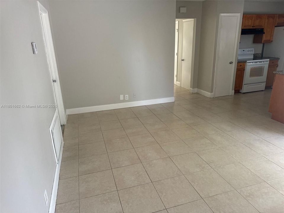 Active With Contract: $490,000 (4 beds, 2 baths, 1676 Square Feet)