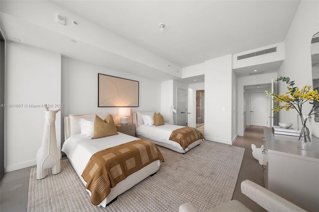 For Sale: $6,850,000 (3 beds, 3 baths, 2930 Square Feet)