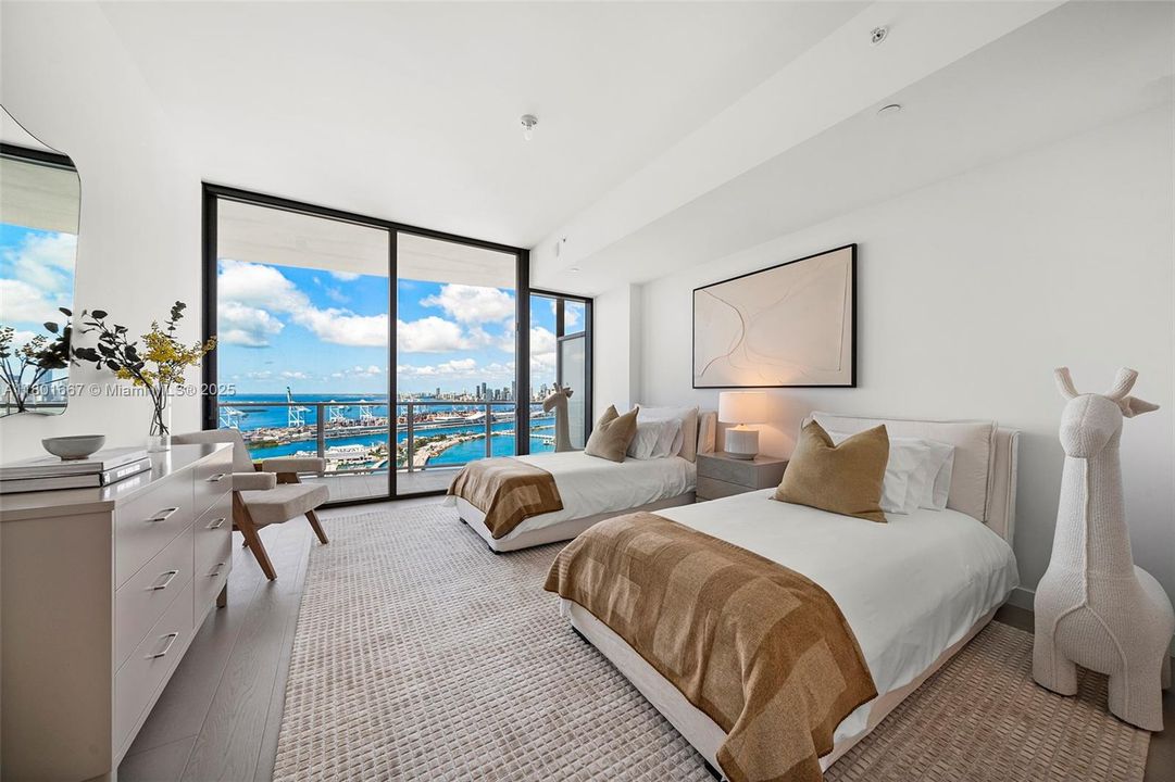 For Sale: $6,850,000 (3 beds, 3 baths, 2930 Square Feet)