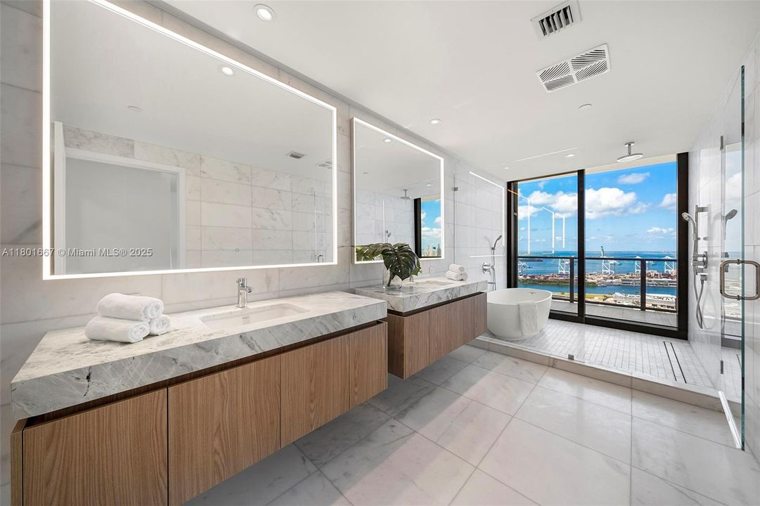 For Sale: $6,850,000 (3 beds, 3 baths, 2930 Square Feet)