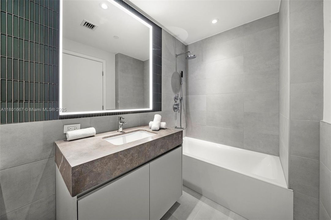 For Sale: $6,850,000 (3 beds, 3 baths, 2930 Square Feet)