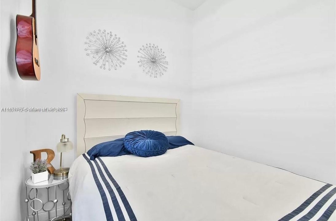 For Sale: $525,000 (3 beds, 2 baths, 1054 Square Feet)