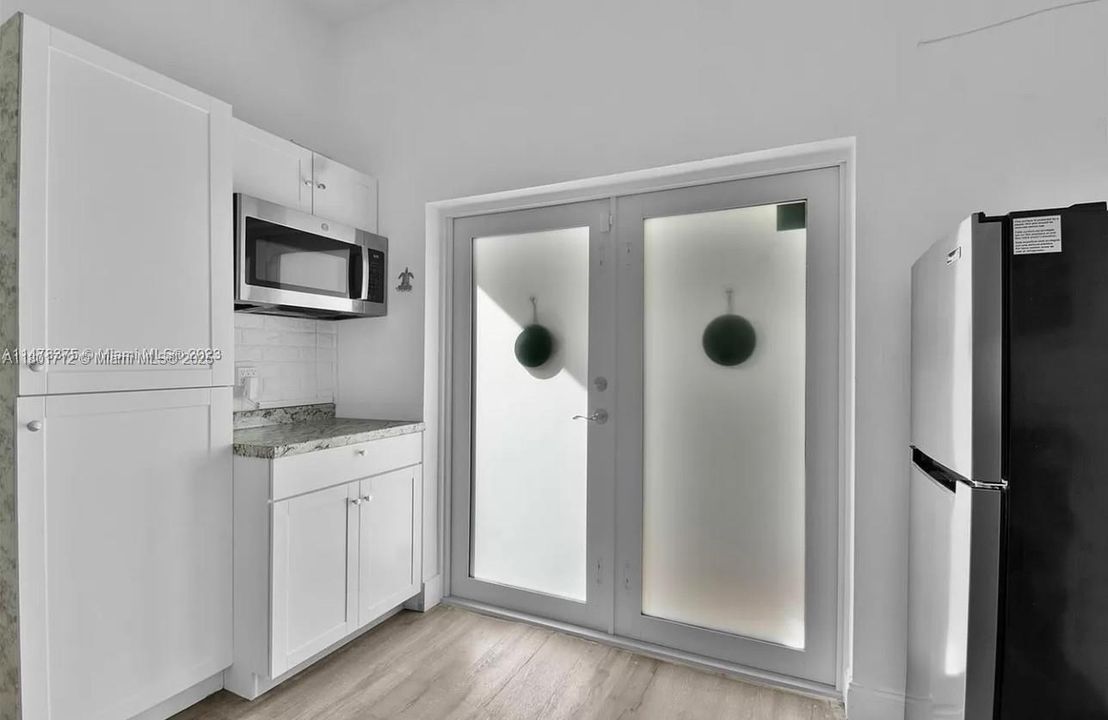 For Sale: $525,000 (3 beds, 2 baths, 1054 Square Feet)