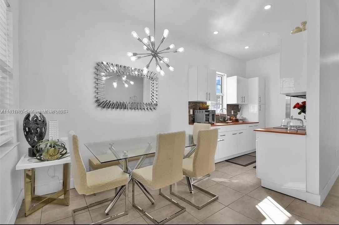 For Sale: $525,000 (3 beds, 2 baths, 1054 Square Feet)