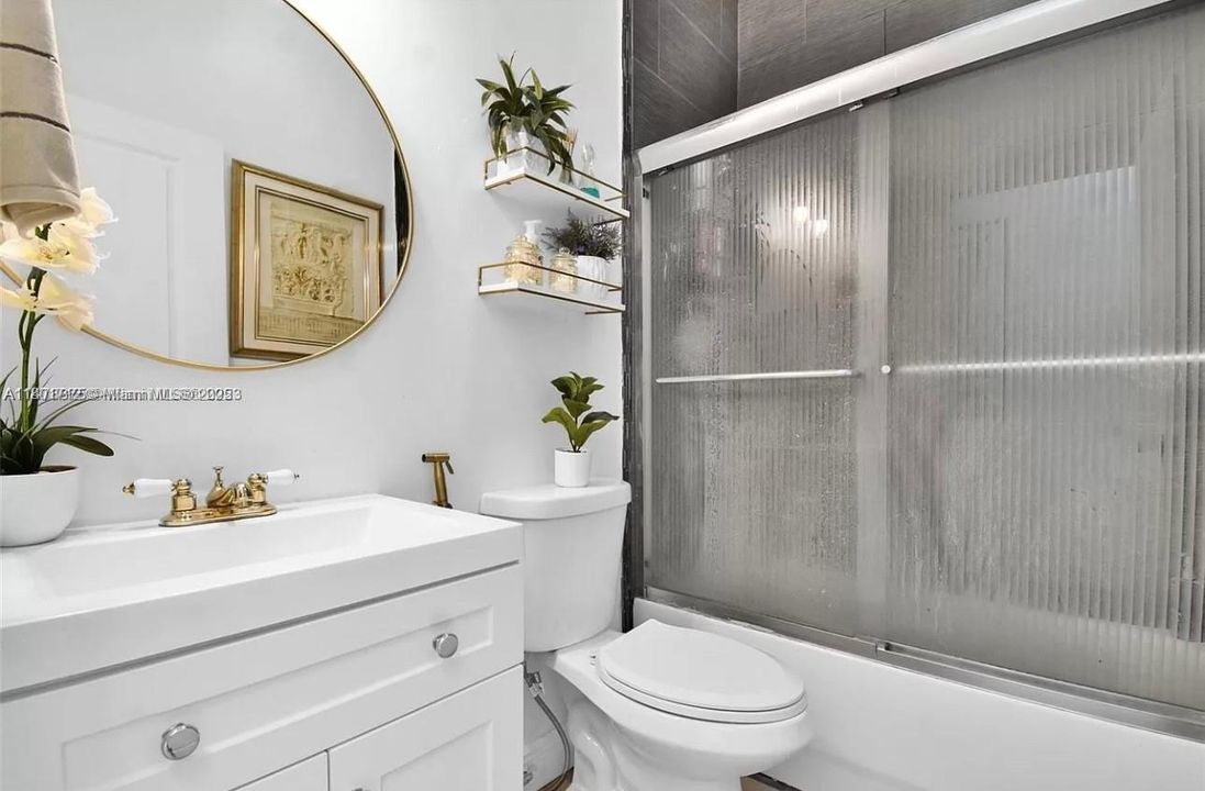 For Sale: $525,000 (3 beds, 2 baths, 1054 Square Feet)