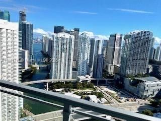 Недавно продано: $635,000 (2 спален, 2 ванн, 1093 Квадратных фут)