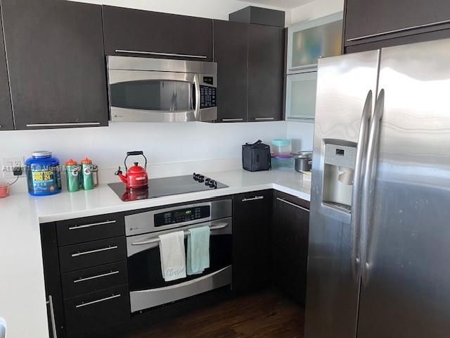 Недавно продано: $635,000 (2 спален, 2 ванн, 1093 Квадратных фут)