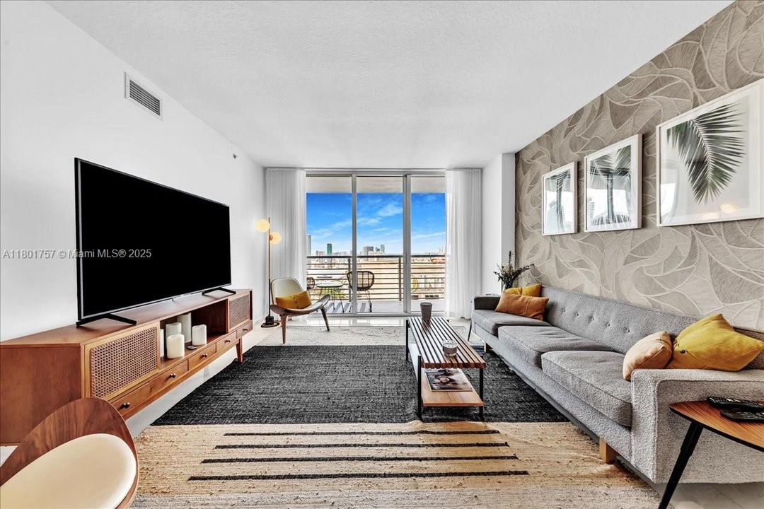 最近售出: $599,000 (2 贝兹, 2 浴室, 1105 平方英尺)