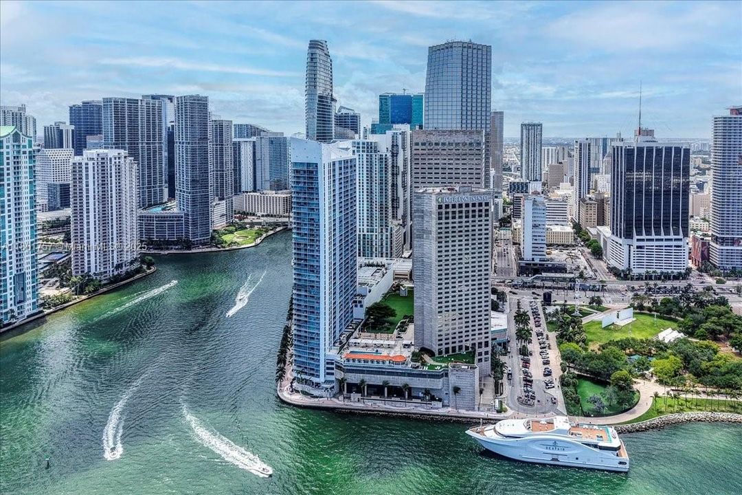 最近售出: $599,000 (2 贝兹, 2 浴室, 1105 平方英尺)