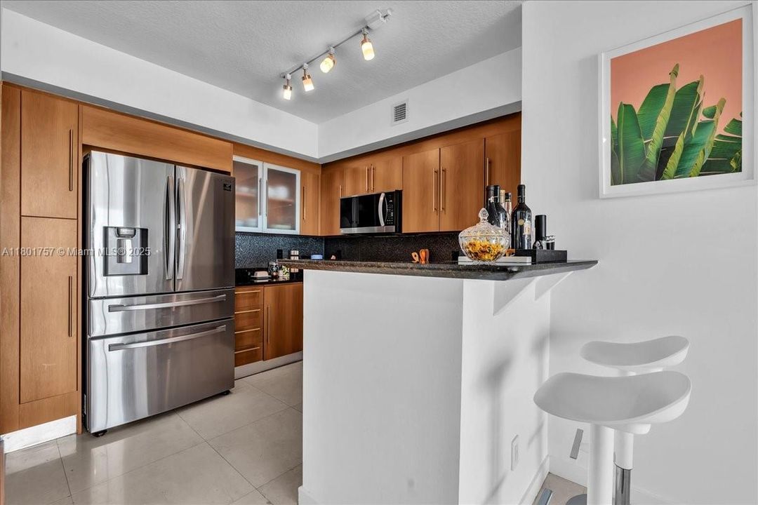 最近售出: $599,000 (2 贝兹, 2 浴室, 1105 平方英尺)