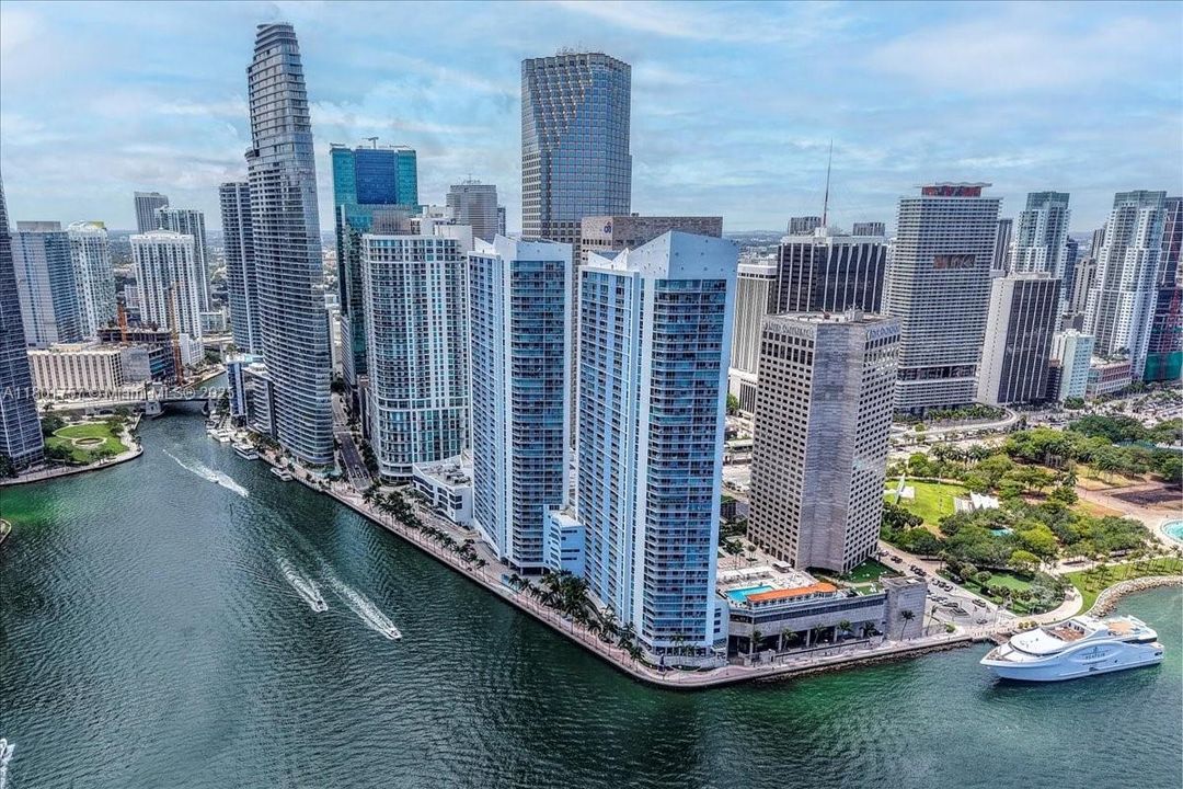 最近售出: $599,000 (2 贝兹, 2 浴室, 1105 平方英尺)