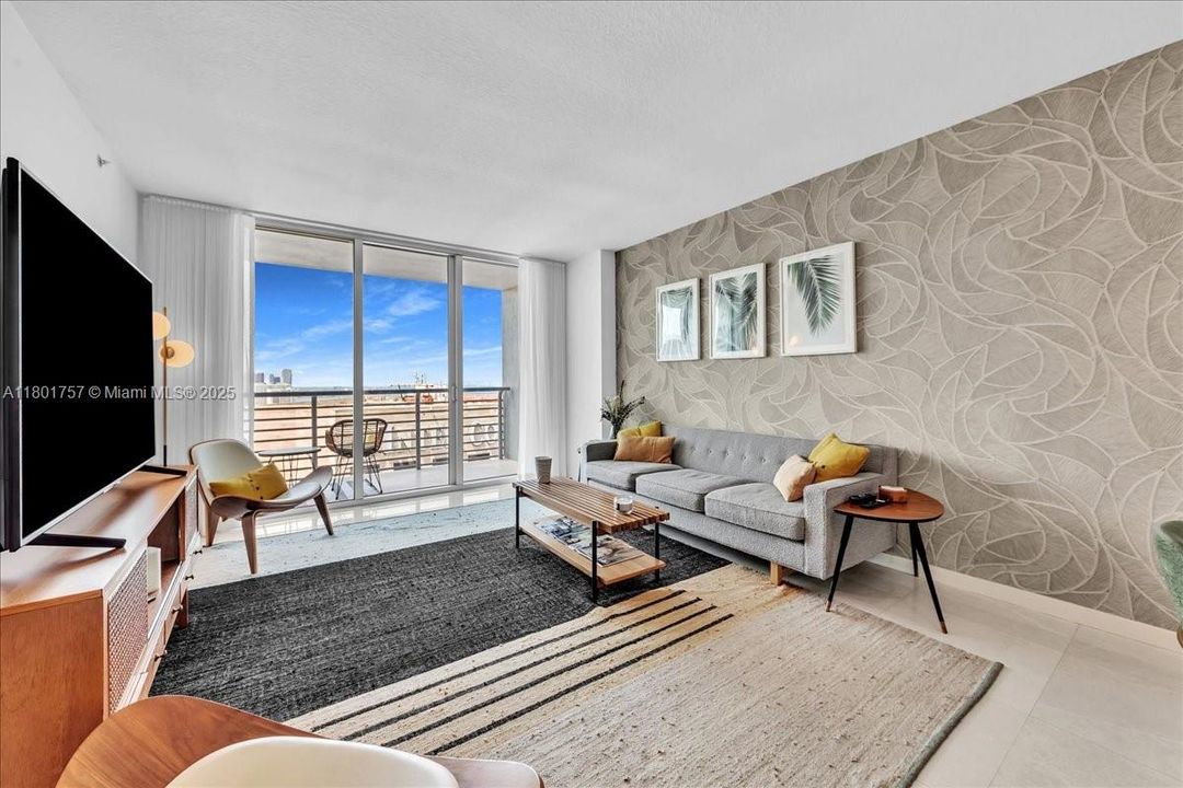 最近售出: $599,000 (2 贝兹, 2 浴室, 1105 平方英尺)