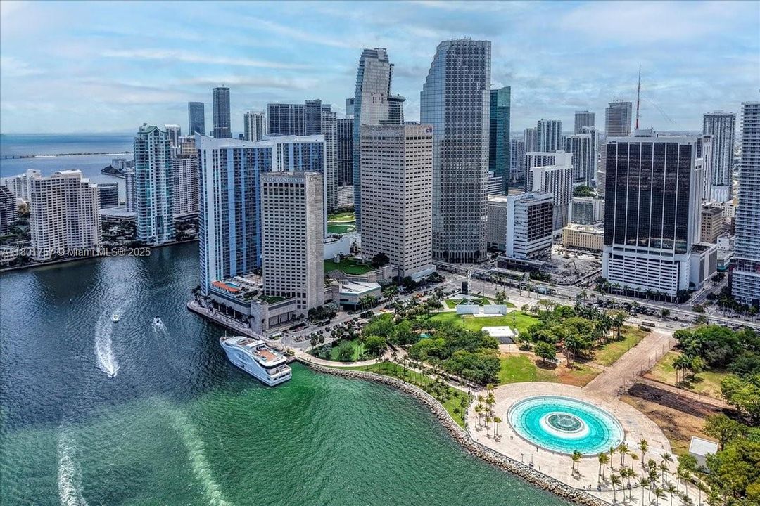 最近售出: $599,000 (2 贝兹, 2 浴室, 1105 平方英尺)