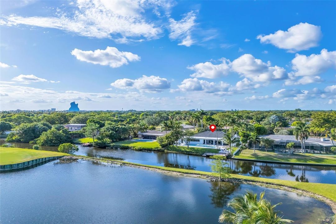 Recently Sold: $4,950,000 (6 beds, 5 baths, 4387 Square Feet)