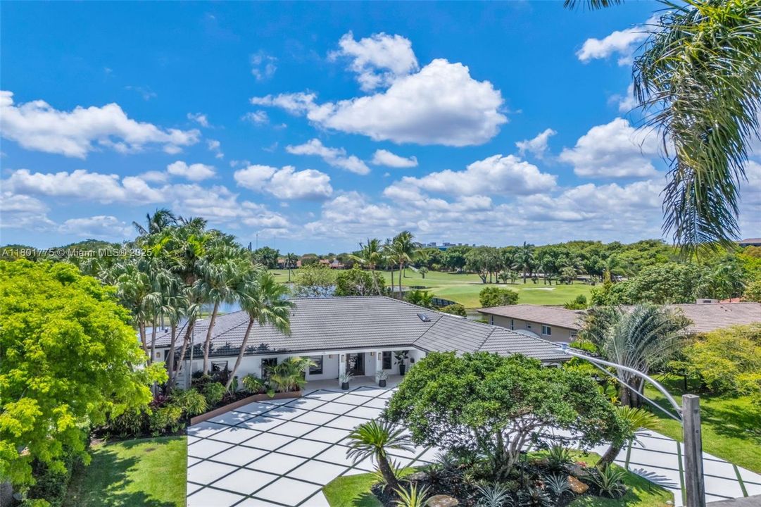 Recently Sold: $4,950,000 (6 beds, 5 baths, 4387 Square Feet)