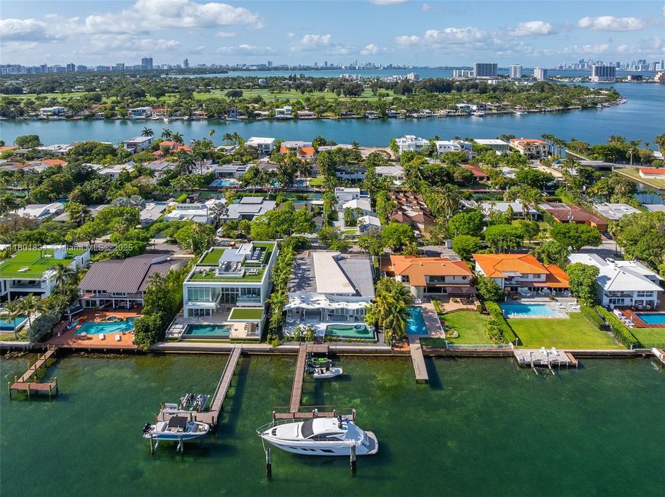 На продажу: $10,895,000 (5 спален, 5 ванн, 4473 Квадратных фут)