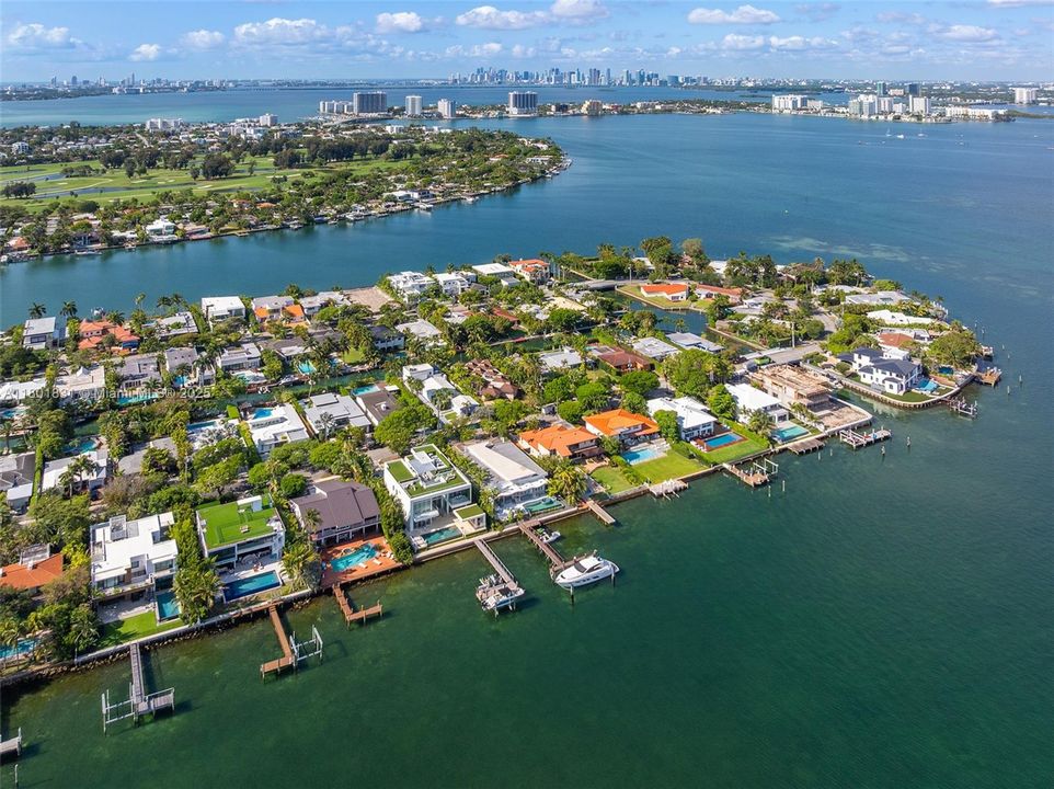 На продажу: $10,895,000 (5 спален, 5 ванн, 4473 Квадратных фут)
