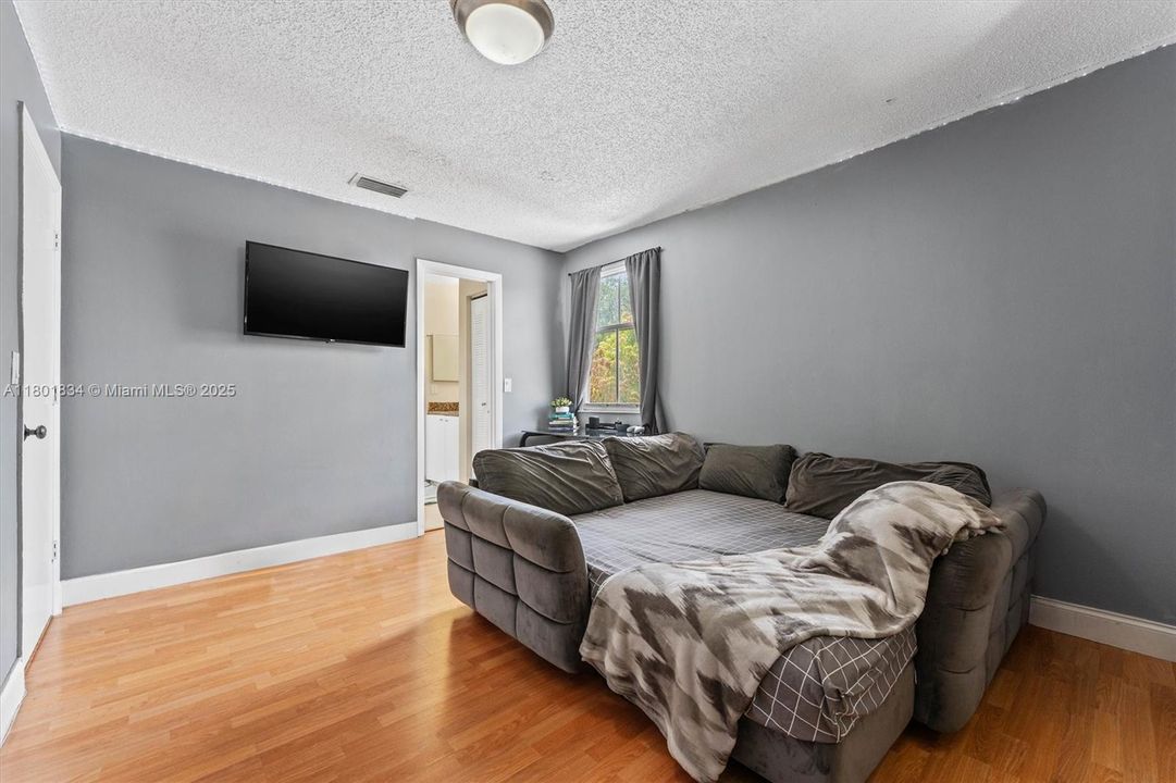 Recently Sold: $495,900 (3 beds, 2 baths, 1500 Square Feet)