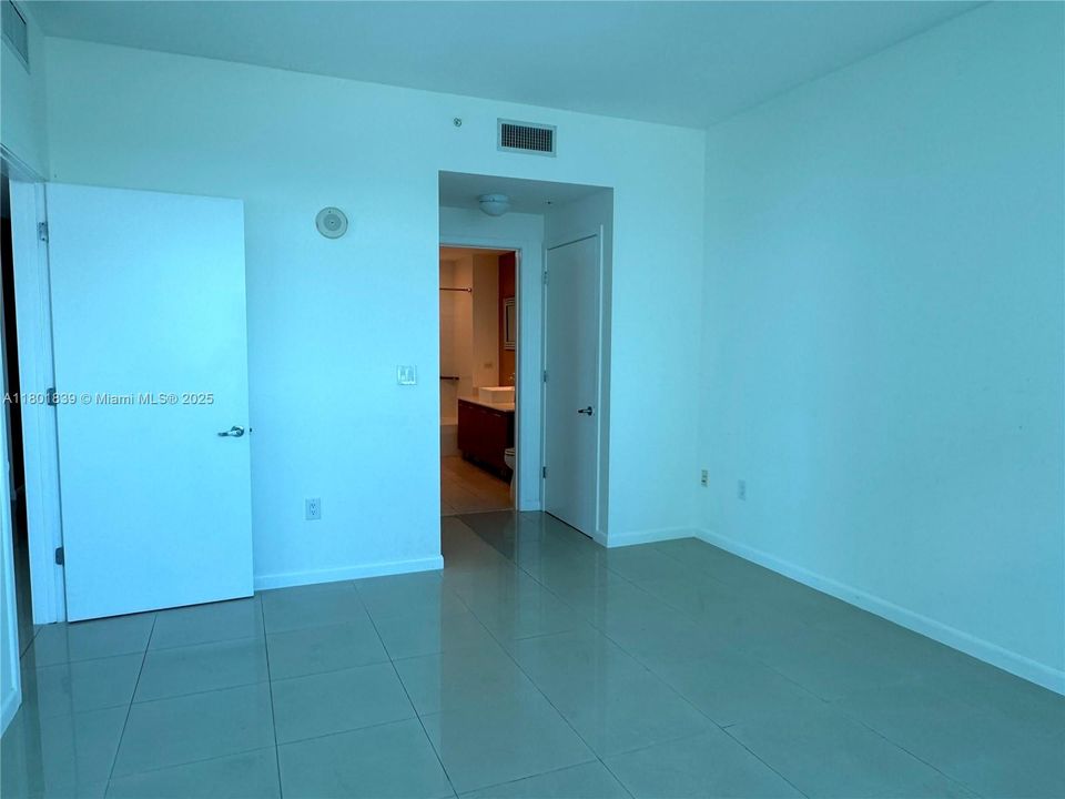 Recently Sold: $739,000 (2 beds, 2 baths, 1262 Square Feet)