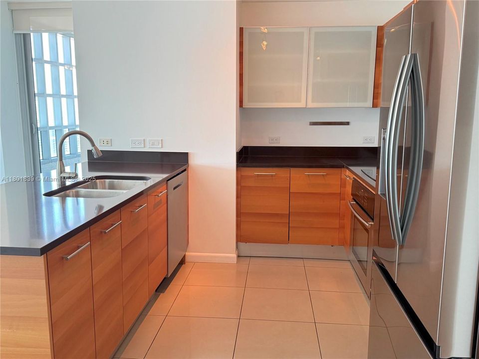 Recently Sold: $739,000 (2 beds, 2 baths, 1262 Square Feet)