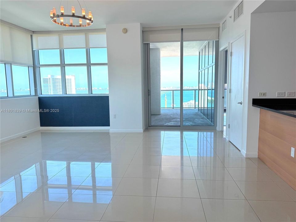 Recently Sold: $739,000 (2 beds, 2 baths, 1262 Square Feet)