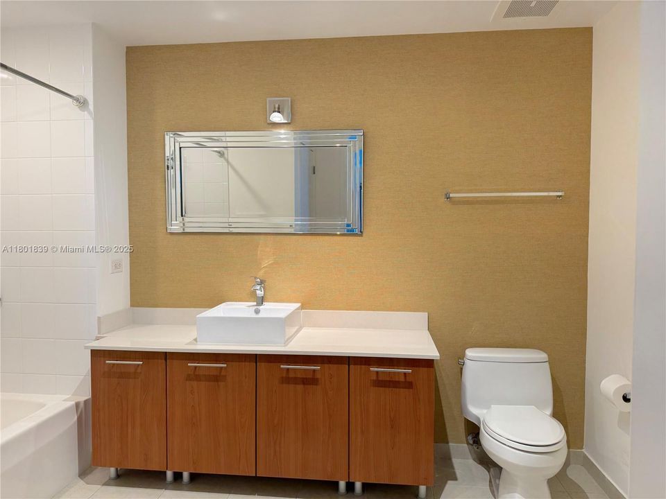 Recently Sold: $739,000 (2 beds, 2 baths, 1262 Square Feet)