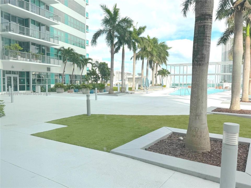 Recently Sold: $739,000 (2 beds, 2 baths, 1262 Square Feet)