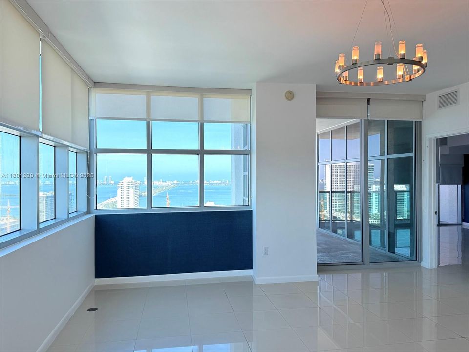 Recently Sold: $739,000 (2 beds, 2 baths, 1262 Square Feet)