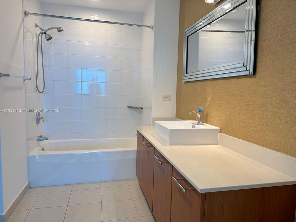 Recently Sold: $739,000 (2 beds, 2 baths, 1262 Square Feet)