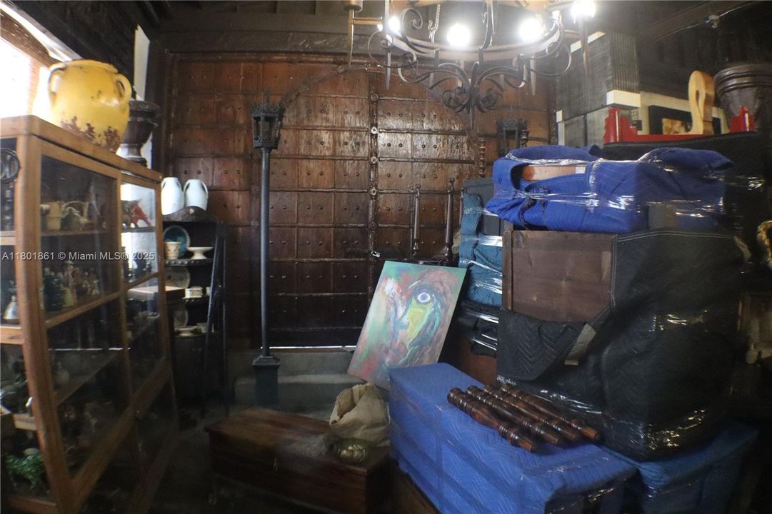 出租: $11,000 (0 贝兹, 0 浴室, 0 平方英尺)