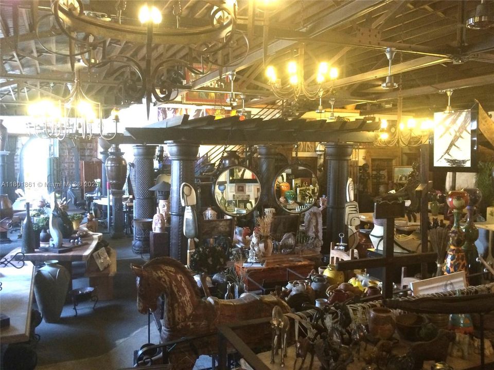 出租: $11,000 (0 贝兹, 0 浴室, 0 平方英尺)