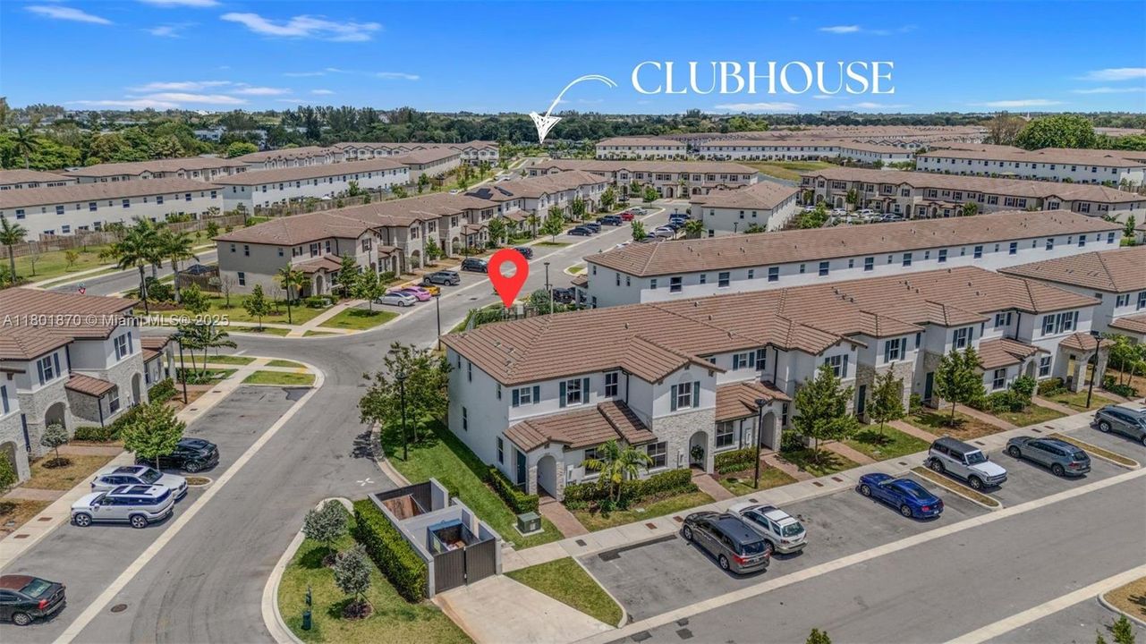 For Sale: $550,000 (3 beds, 3 baths, 1328 Square Feet)