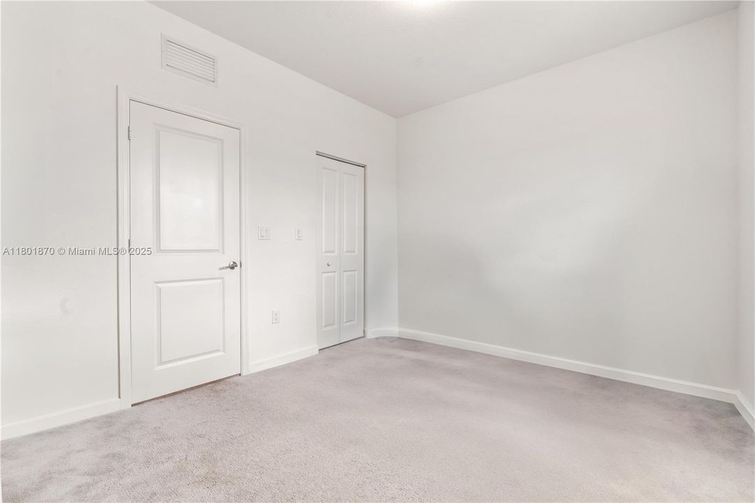 For Sale: $550,000 (3 beds, 3 baths, 1328 Square Feet)