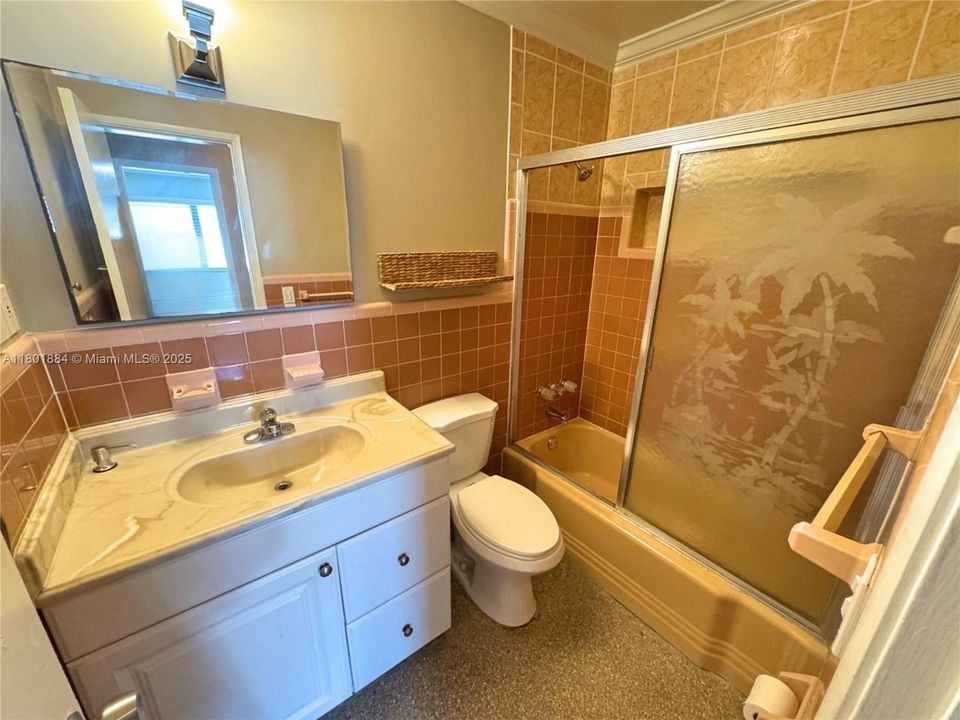 Recientemente alquilado: $1,395 (1 camas, 1 baños, 750 Pies cuadrados)