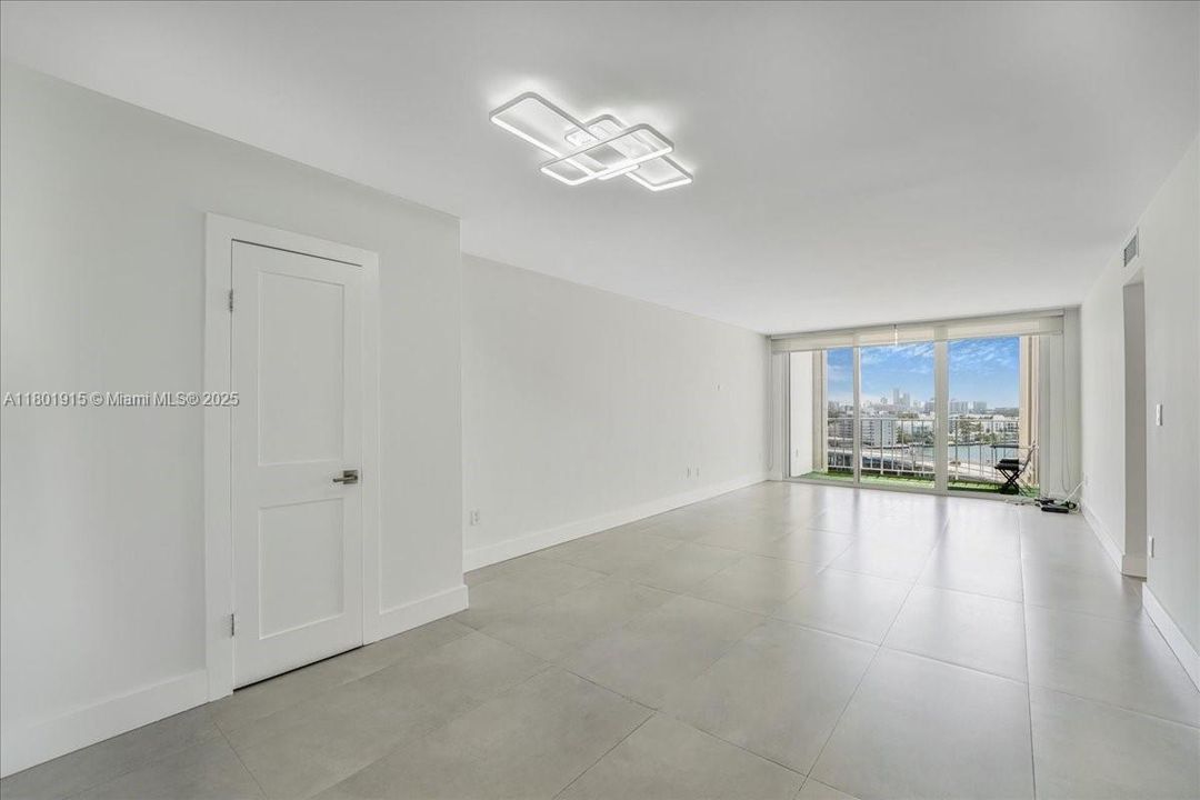En Venta: $435,000 (1 camas, 1 baños, 940 Pies cuadrados)