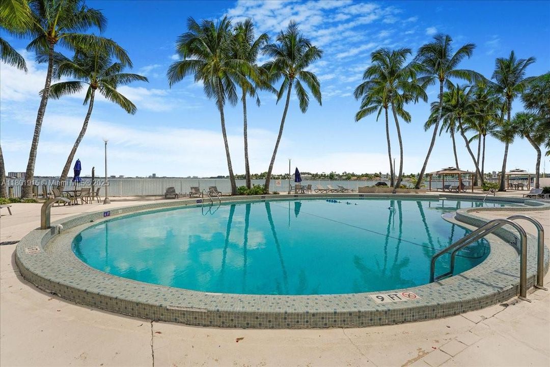 En Venta: $435,000 (1 camas, 1 baños, 940 Pies cuadrados)