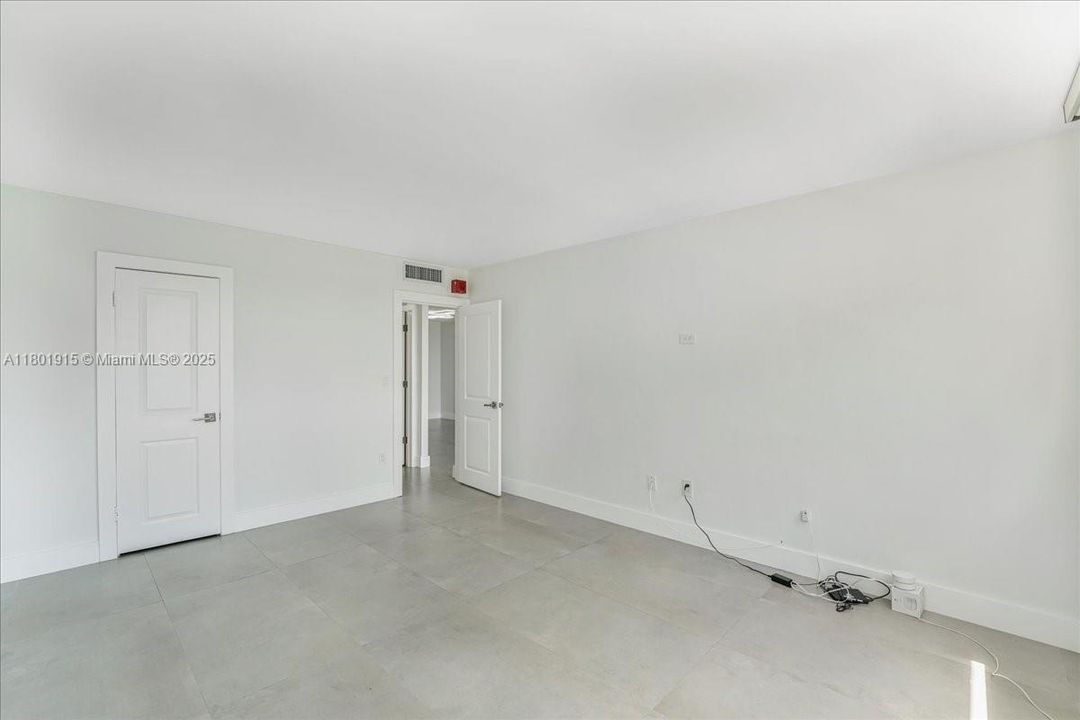 En Venta: $435,000 (1 camas, 1 baños, 940 Pies cuadrados)
