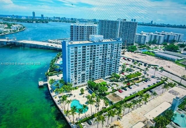 En Venta: $435,000 (1 camas, 1 baños, 940 Pies cuadrados)