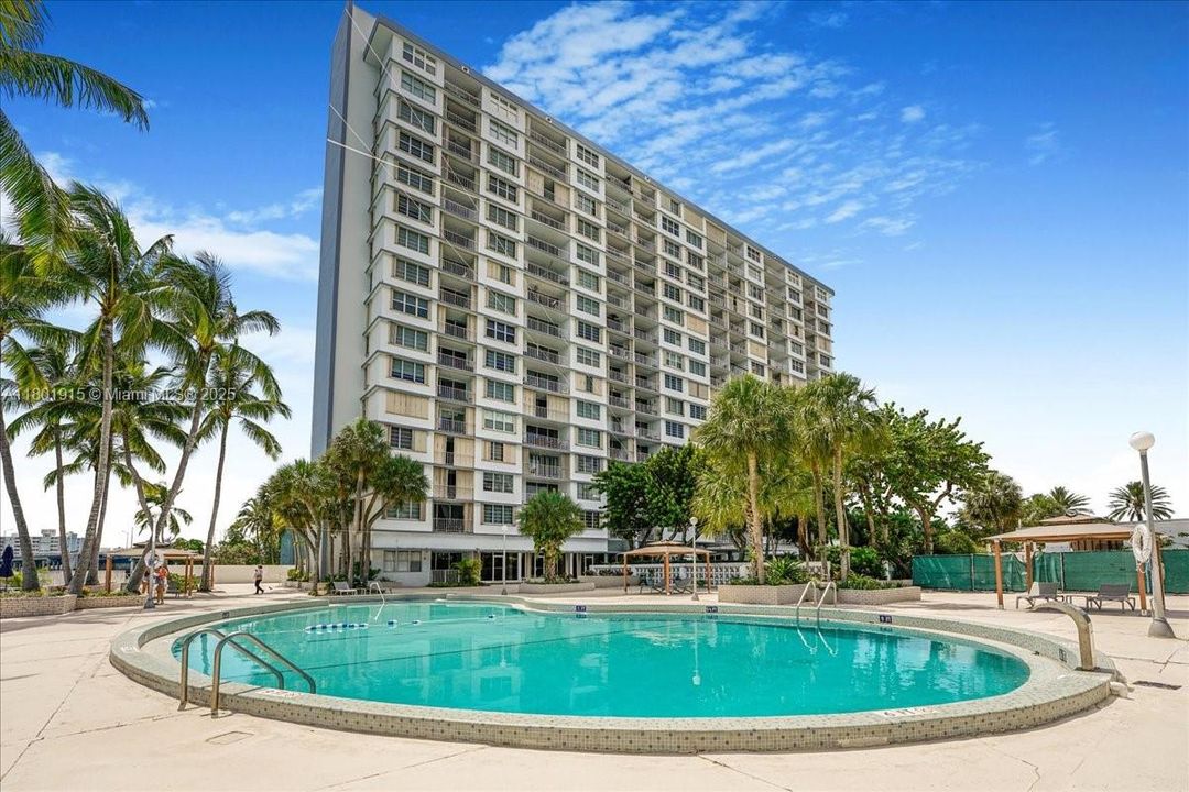 En Venta: $435,000 (1 camas, 1 baños, 940 Pies cuadrados)