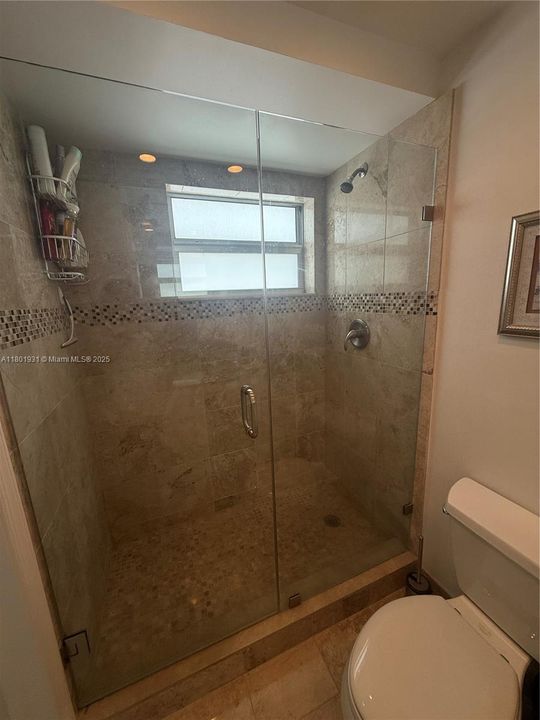For Rent: $3,200 (2 beds, 2 baths, 1070 Square Feet)