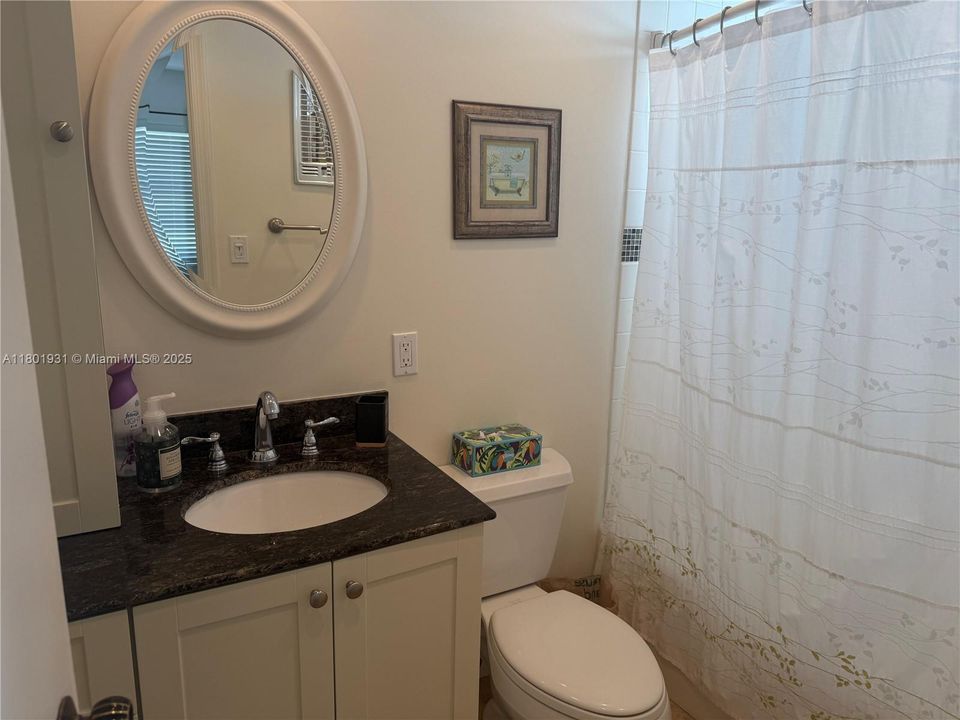 For Rent: $3,200 (2 beds, 2 baths, 1070 Square Feet)