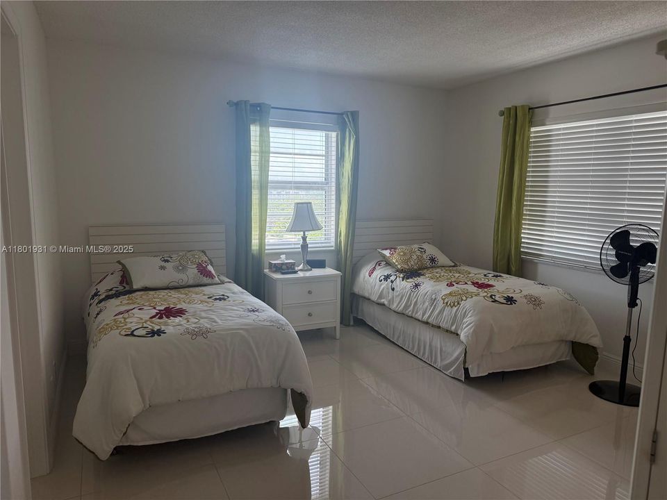 For Rent: $3,200 (2 beds, 2 baths, 1070 Square Feet)
