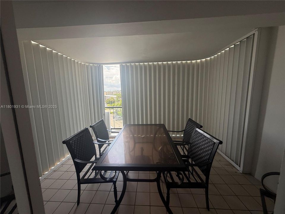 For Rent: $3,200 (2 beds, 2 baths, 1070 Square Feet)