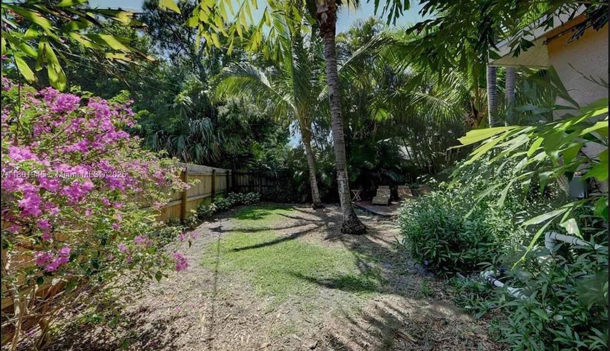 For Sale: $369,900 (4 beds, 2 baths, 1740 Square Feet)